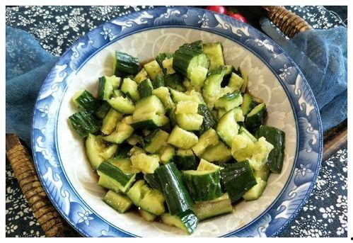 小胖子吃瓜长肉